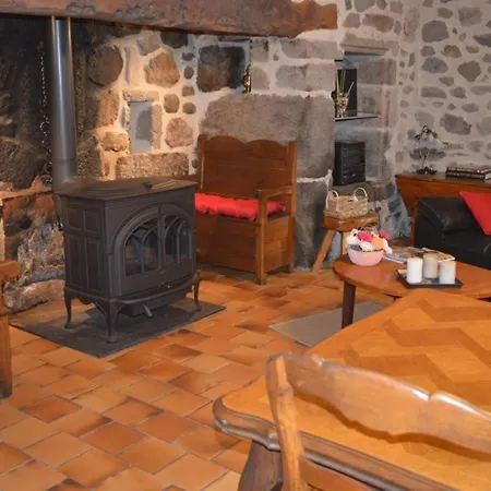 Maison De Plain-pied Avec Jardin, Cheminee Et Randonnees A Proximite - - Fr-1-742-379