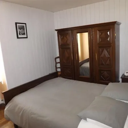 Maison De Plain-pied Avec Jardin, Cheminee Et Randonnees A Proximite - - Fr-1-742-379 Holiday home Anglards-de-Salers