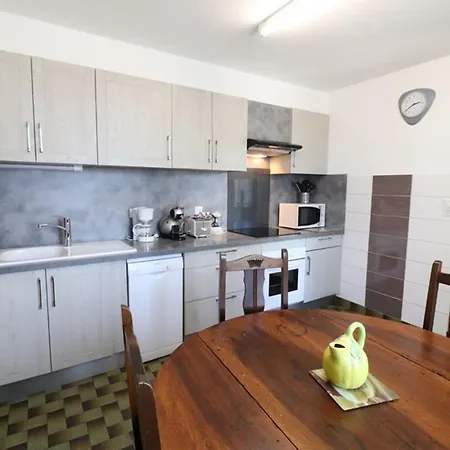 Maison De Plain-pied Avec Jardin, Cheminee Et Randonnees A Proximite - - Fr-1-742-379 *